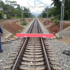 manutenção da linha férrea